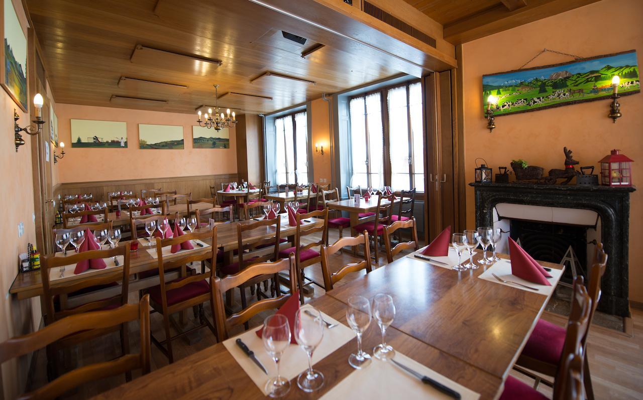 Hotel - Restaurant Le Manoir Vaulruz Exteriör bild